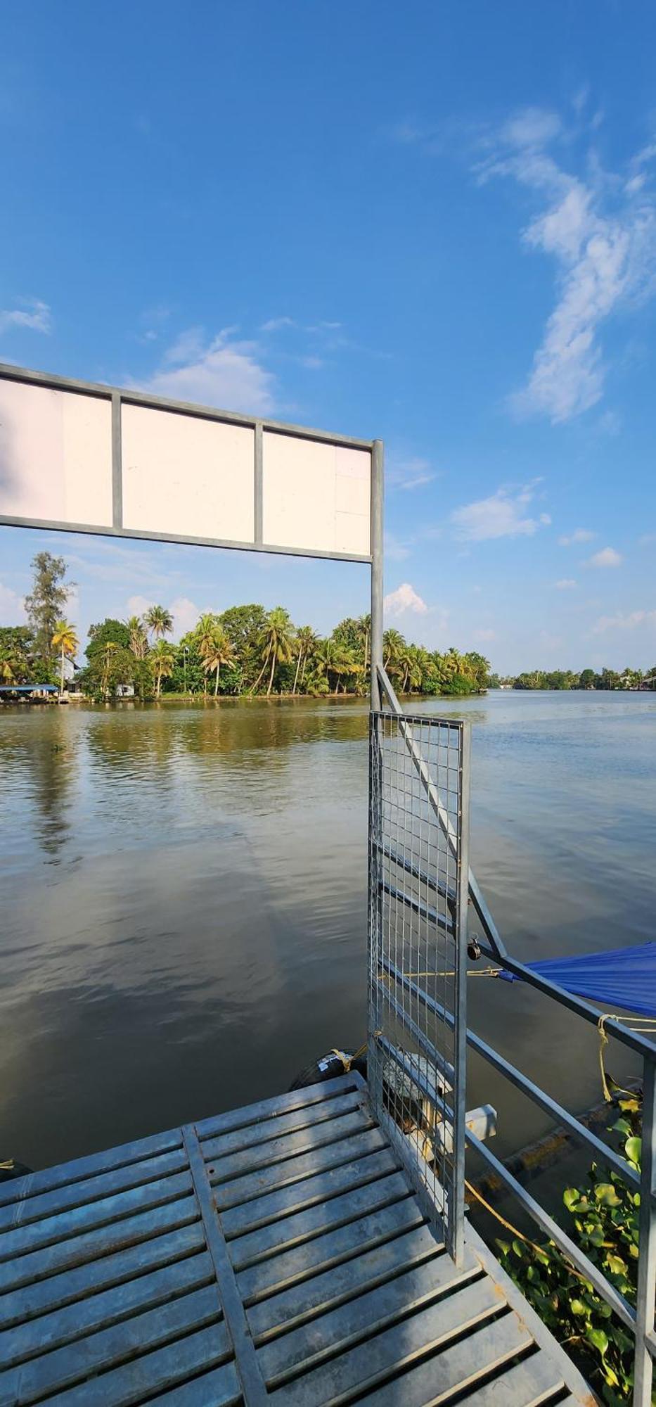 Punerjeni Homes Alappuzha Buitenkant foto